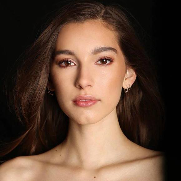 Meet your Posher, Zoe - Picture 1 of 1